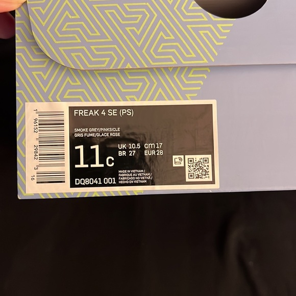 Nike kids shoes - Picture 3 of 11